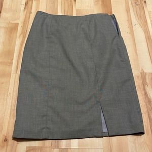 Jaclyn smith pencil skirt with front/side slit, mid-thigh/knee length VGUC